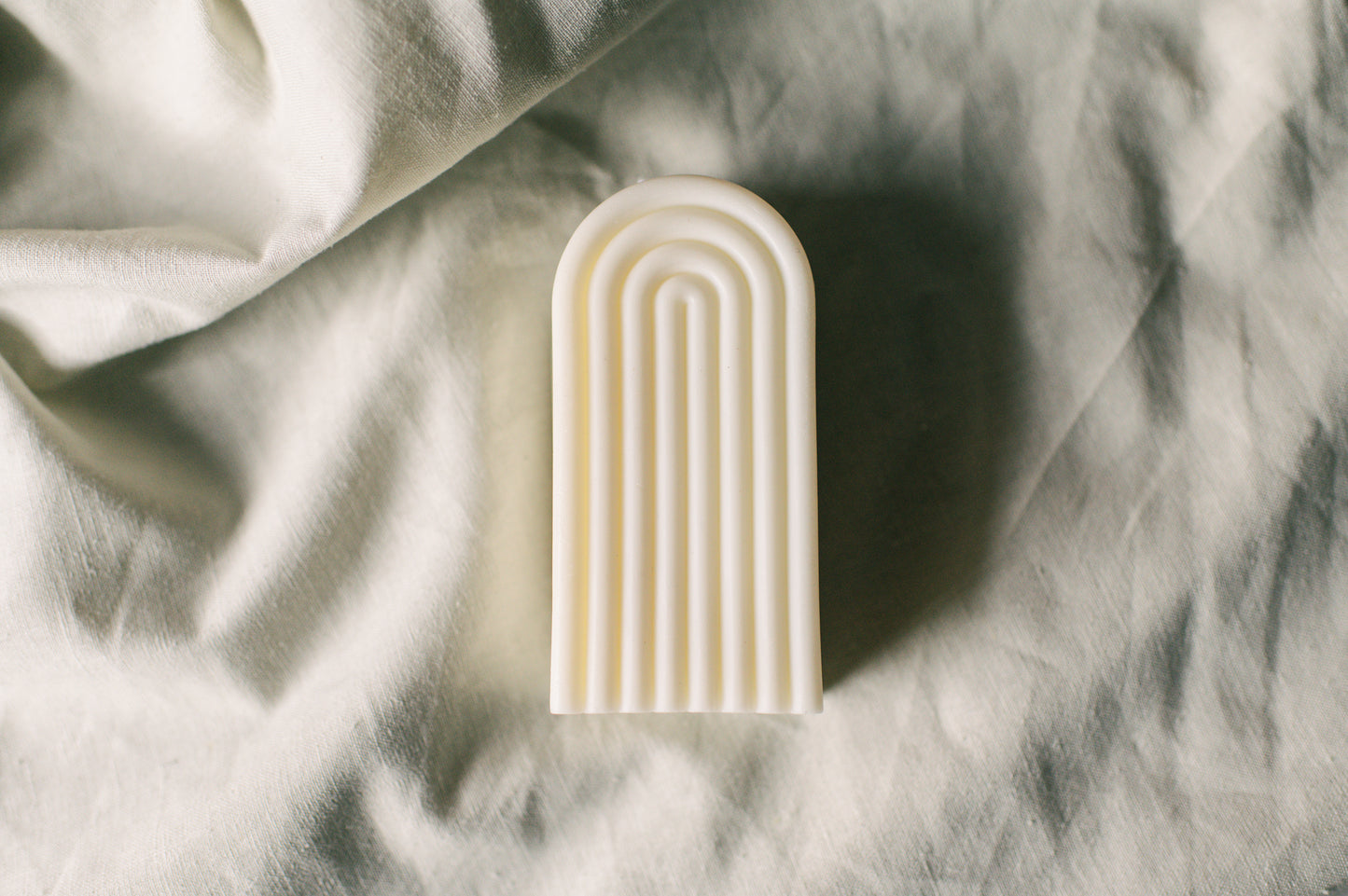 ARCH CANDLE- OFF WHITE